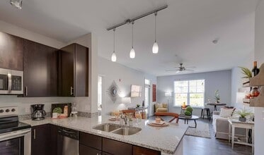 Parkway Flats in Kalamazoo, MI - Building Photo - Building Photo