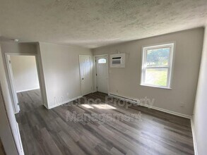 114-116 Loch Ln Dr in Louisa, VA - Building Photo - Building Photo