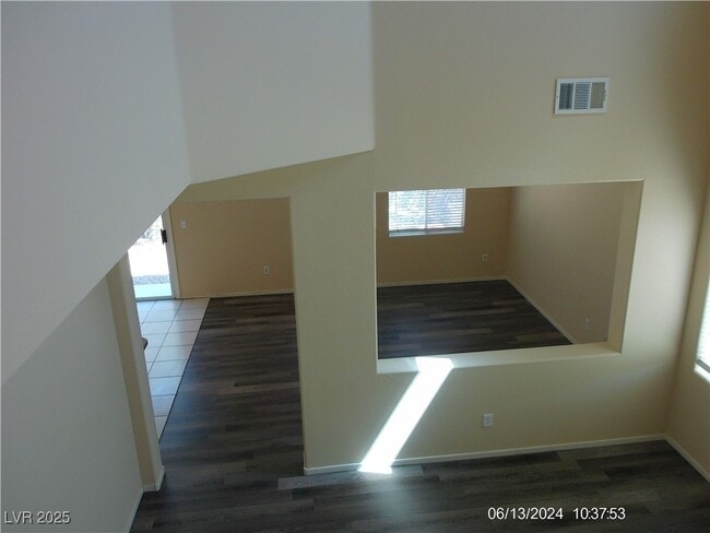 528 Round Reign Ave