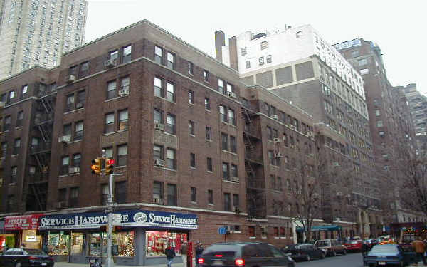 1328 Lexington Ave in New York, NY - Foto de edificio - Building Photo