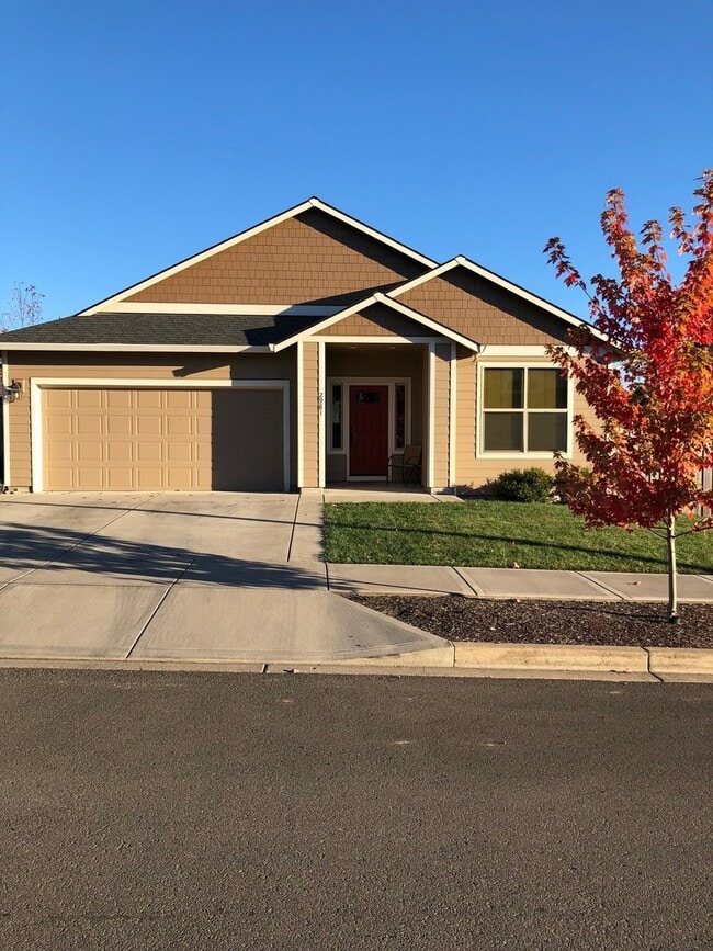 property at 2981 SW Redmond Hill Rd