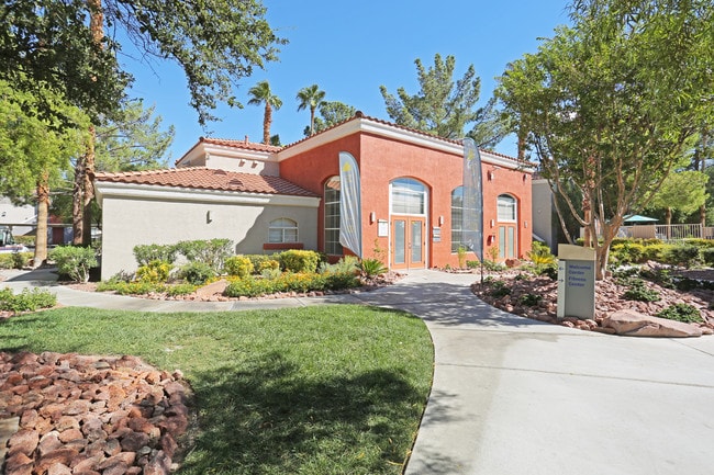 Bloom Apartment Homes in Las Vegas, NV - Foto de edificio - Building Photo
