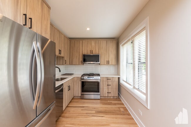 2019 W Ainslie St, Unit 1 in Chicago, IL - Building Photo - Building Photo