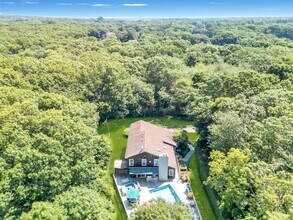 25 Broidy Ln in Southampton, NY - Building Photo - Building Photo
