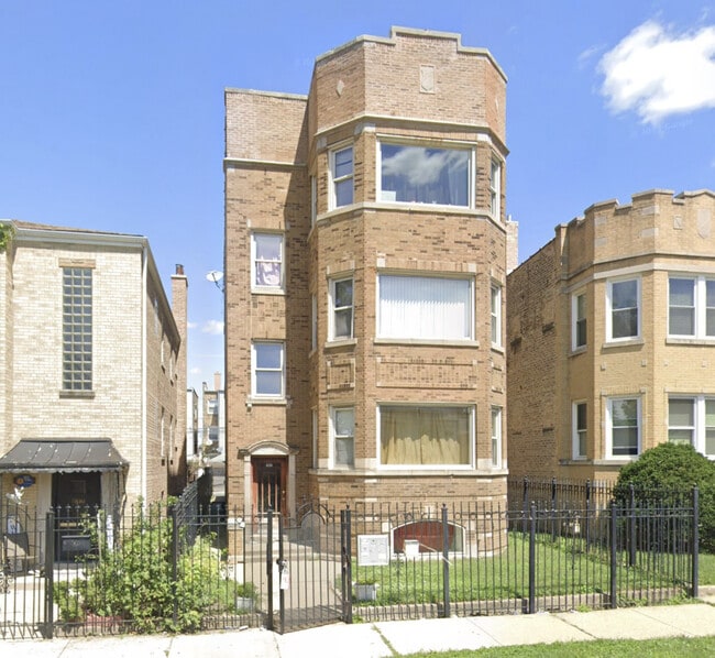 property at 4826 W Henderson St