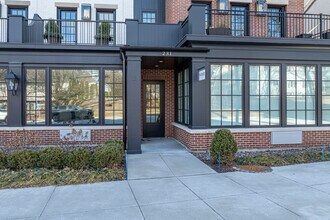 Mycroft Row in Clarendon Hills, IL - Building Photo - Building Photo