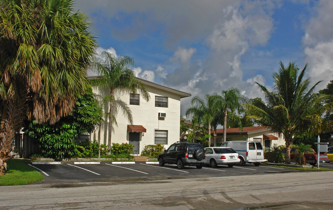 3049 NE 20th Ave in Fort Lauderdale, FL - Foto de edificio