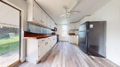 35 S Mechanic St in Hayesville, OH - Building Photo - Building Photo