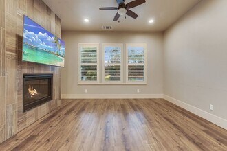 8327 Lakeland Dr in Granite Bay, CA - Building Photo - Building Photo
