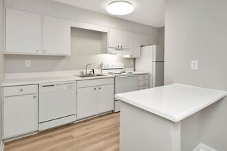 Cambridge in Birmingham, AL - Foto de edificio - Building Photo