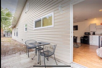 6718 Kingswood Dr N in St. Petersburg, FL - Building Photo - Building Photo