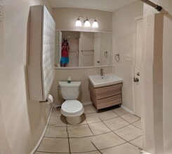 906 King Albert St, Unit A in Austin, TX - Foto de edificio - Building Photo