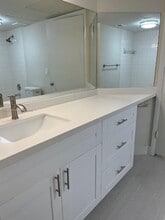 2811 N Oakland Forest Dr, Unit 102 in Oakland Park, FL - Building Photo - Building Photo