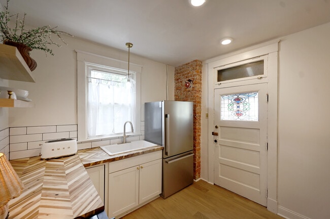 2902 Eggers Pl, Unit Floor 1