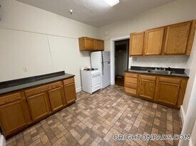 1820 Commonwealth Ave in Boston, MA - Building Photo
