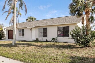 6248 Drucker Cir in Port Charlotte, FL - Foto de edificio - Building Photo