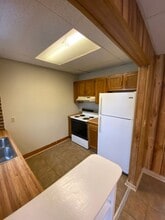 705 E Montgomery St in Knoxville, IA - Building Photo - Building Photo