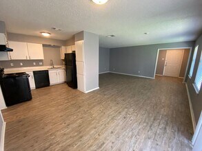 9010-9010 Greenmound Ave in Dallas, TX - Building Photo - Building Photo