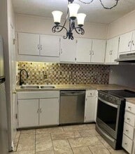 7560 Taylor Rd in Riverdale, GA - Foto de edificio - Building Photo