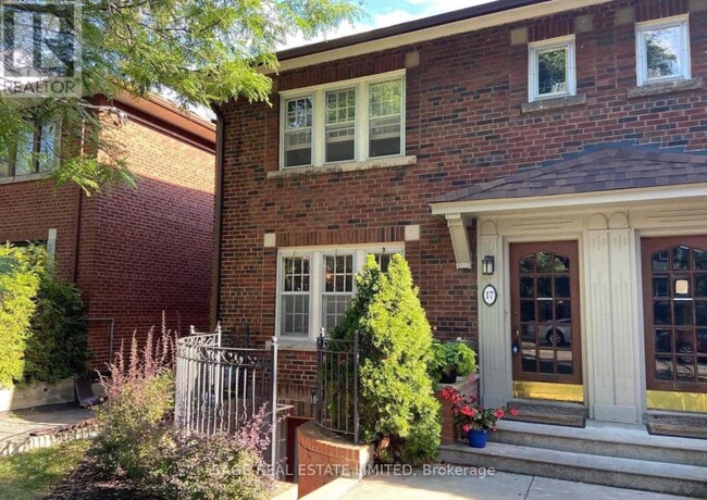 17 Castle View Ave in Toronto, ON - Building Photo - Building Photo