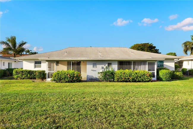 654 Palm View Dr in Naples, FL - Foto de edificio - Building Photo