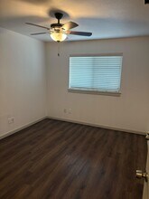 1415 Owens St in San Marcos, TX - Foto de edificio - Building Photo