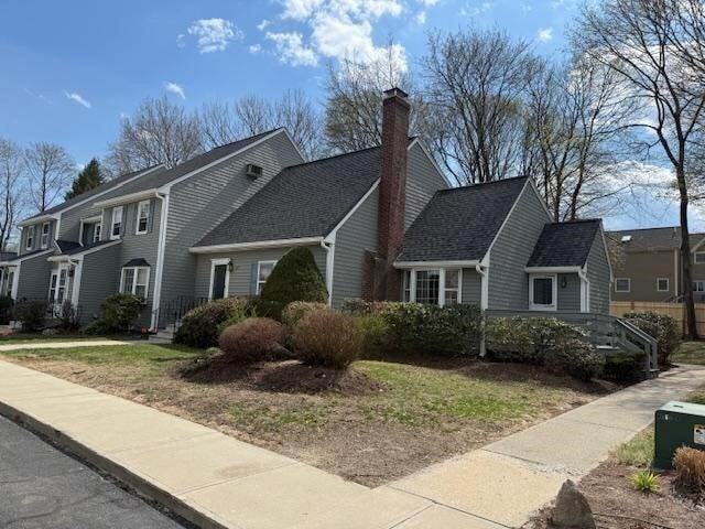 24 Washington Green in Walpole, MA - Foto de edificio - Building Photo