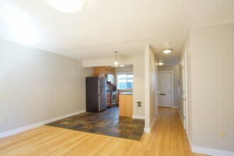 4938 NE 32nd Pl in Portland, OR - Foto de edificio - Building Photo