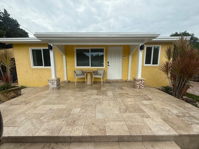 18 NW 12th Ave in Delray Beach, FL - Building Photo - Building Photo