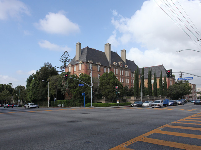 La Fontaine in West Hollywood, CA - Foto de edificio - Building Photo