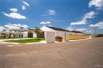 22 E Viviana St in Edinburg, TX - Building Photo - Building Photo