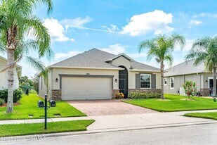 5724 Trieda Dr in Melbourne, FL - Building Photo