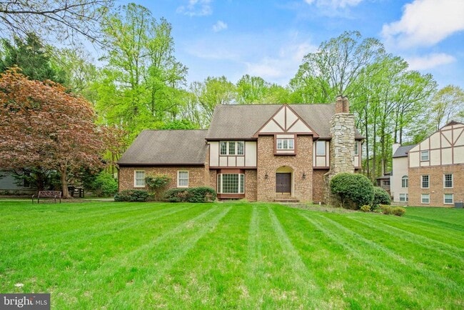 10317 HICKORY Dr