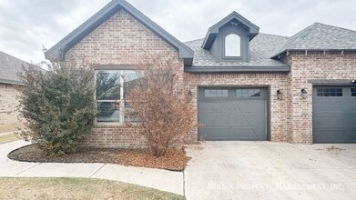 2009 102nd St in Lubbock, TX - Building Photo - Building Photo