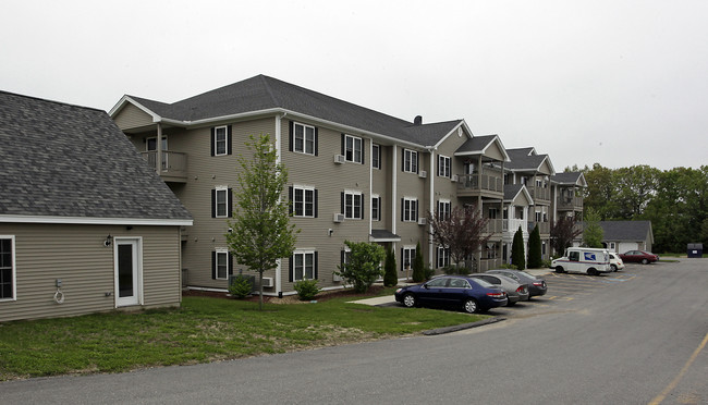 Brooks Pond in Leominster, MA - Building Photo - Building Photo