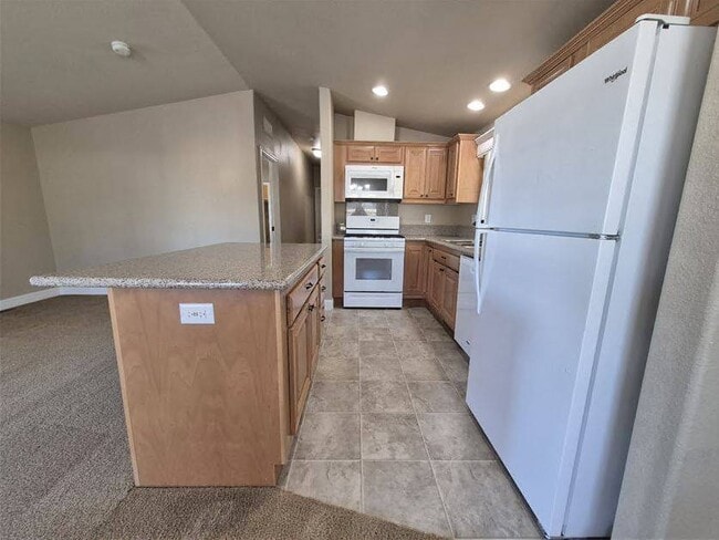 1079 Mountain Shadows Blvd in Redding, CA - Building Photo - Building Photo
