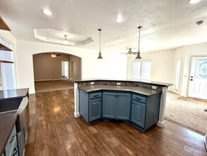 466 1st St in Willows, CA - Building Photo - Building Photo