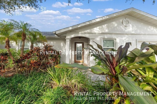 2411 Nassau St in Sarasota, FL - Building Photo - Building Photo