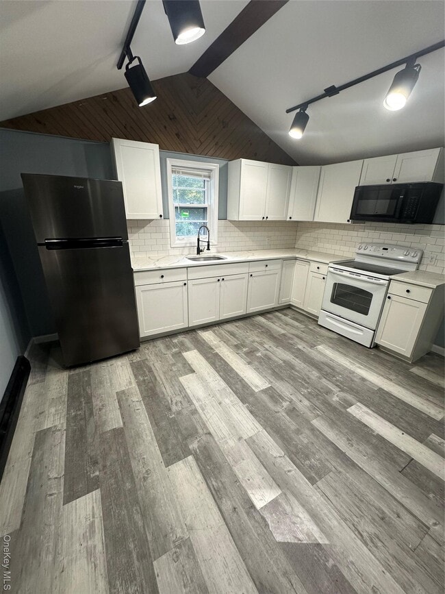 864 NY-22 in Brewster, NY - Building Photo - Building Photo