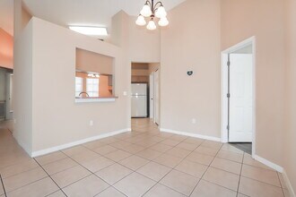 1237 Alpine Lake Dr in Brandon, FL - Foto de edificio - Building Photo
