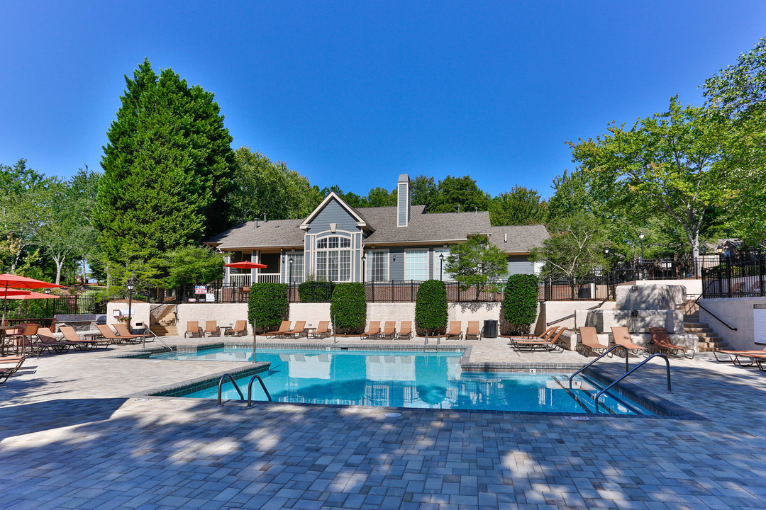 Radbourne Lake Apartments in Charlotte, NC - Foto de edificio