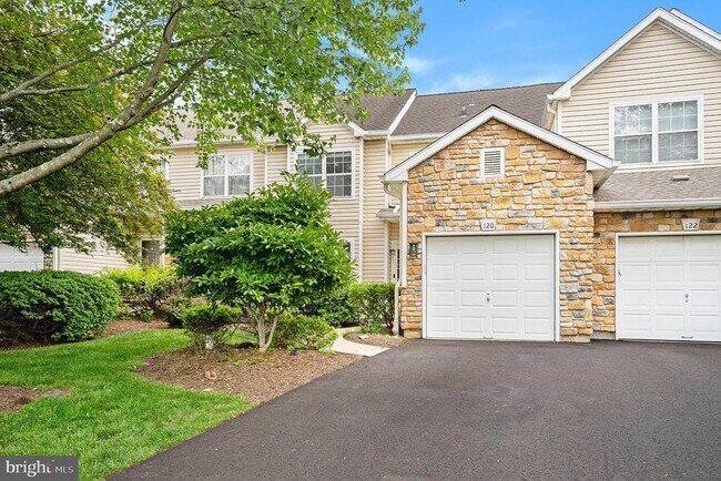 120 Medinah Dr in Blue Bell, PA - Building Photo - Building Photo