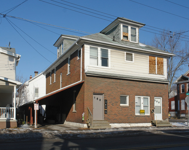 1343 N 4th Ave in Altoona, PA - Foto de edificio - Building Photo