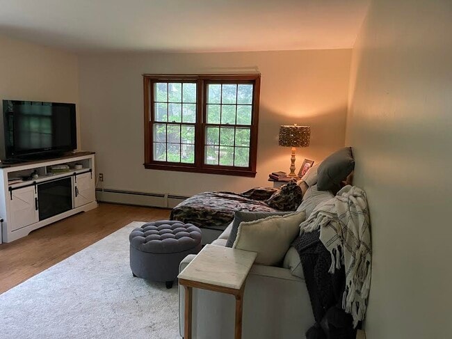 79 Owens Ln in Glastonbury, CT - Foto de edificio - Building Photo