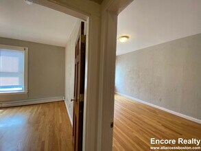 350 Allston St, Unit 3 in Cambridge, MA - Building Photo - Building Photo
