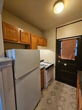 121 W 80th St in Chicago, IL - Building Photo - Building Photo