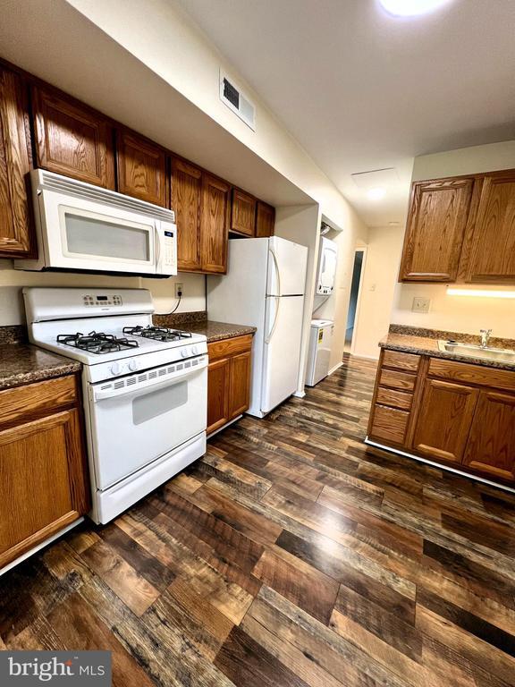 2018 Colts Neck Rd in Reston, VA - Building Photo - Building Photo