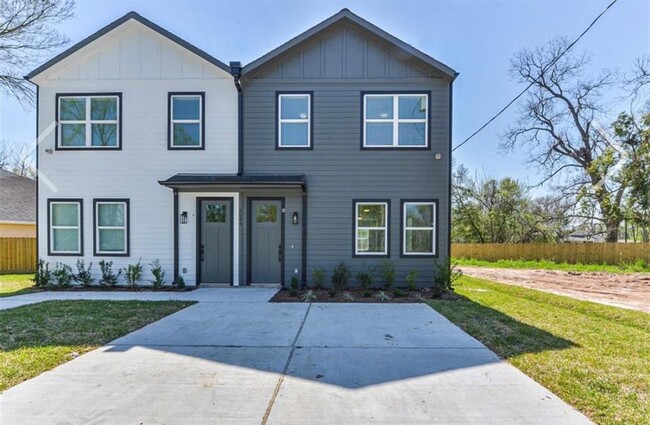property at 5544 Shreveport Blvd