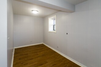 4408 N Hazel St, Unit G in Chicago, IL - Building Photo - Building Photo