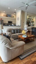 10356 White Palm Way in Ft. Myers, FL - Foto de edificio - Building Photo